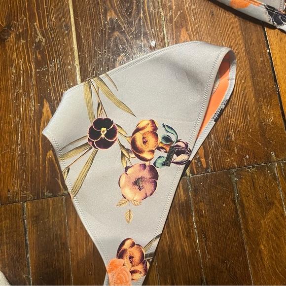 Floral TRIANGL bikini swimsuit size S/XS - Picture 4 of 7